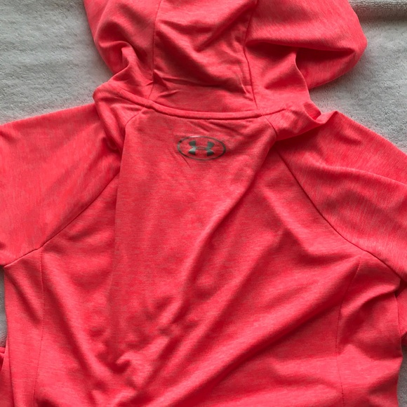 🌸 Under Armour tech hoodie 🌸 - Picture 3 of 3